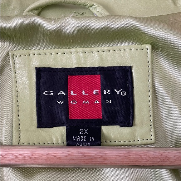 Gallery women’s Light Green Leather Jacket - Picture 3 of 5
